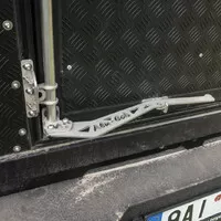 Toyota Hilux Alu-Cab: Když při kempování nestojíte o (lidskou) společnost