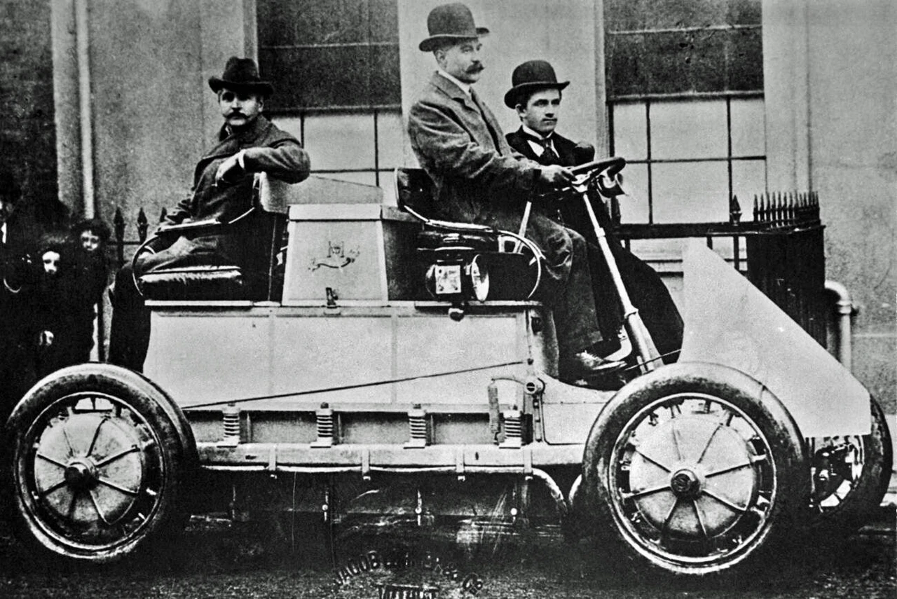 Lohner-Porsche Mixte Hybrid, zdroj: wikipedia.org