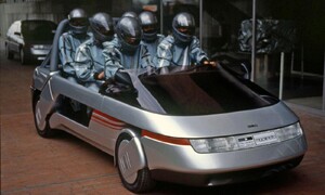 Historie: ItalDesign Machimoto: Kříženec Golfu GTI a motorky až pro devět lidí