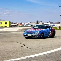 Nový život Chrysleru Crossfire: Gumbalkan Grand Prix