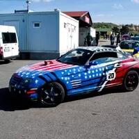 Nový život Chrysleru Crossfire: Gumbalkan Grand Prix
