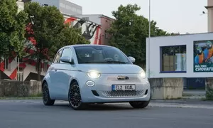 Recenze & testy: Fiat 500e: Odlišný přístup, podobný výsledek