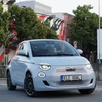Fiat 500e: Odlišný přístup, podobný výsledek