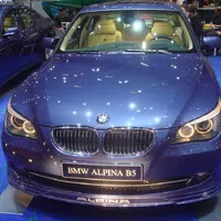 Bajka o černém autíčku, kudrnáčovi a klikání... Bmw e60