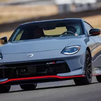 Autíčkářův týden: Offroadová legenda v novém, ostřejší japonský sporťák a konec švédských kombíků