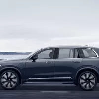 Autíčkářův týden: Offroadová legenda v novém, ostřejší japonský sporťák a konec švédských kombíků