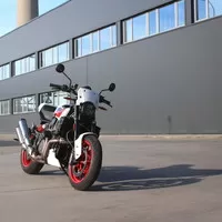 Indian FTR Sport: Plochodrážník na asfaltu