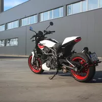 Indian FTR Sport: Plochodrážník na asfaltu