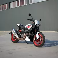 Indian FTR Sport: Plochodrážník na asfaltu