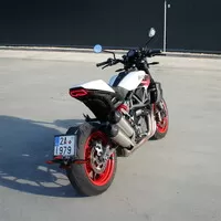 Indian FTR Sport: Plochodrážník na asfaltu