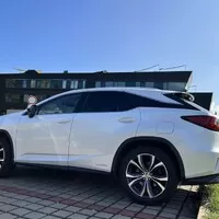 Lexus RX450h: hybrid pro tatínka