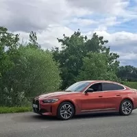 BMW i4: Normální BMW, akorát na baterky