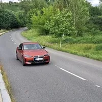 BMW i4: Normální BMW, akorát na baterky