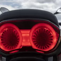 Moto Guzzi V100 Mandello: Cestujte stylově.