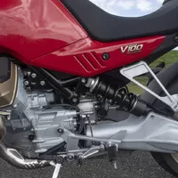 Moto Guzzi V100 Mandello: Cestujte stylově.