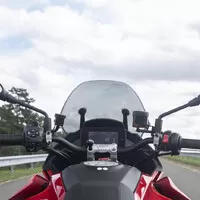 Moto Guzzi V100 Mandello: Cestujte stylově.