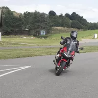 Moto Guzzi V100 Mandello: Cestujte stylově.