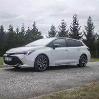 Toyota Corolla 2.0 GR Sport: Zas o kousek lepší