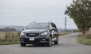 Recenze & testy: Chrysler Pacifica: Útulný obývák s praskajícím krbem a V6 pod kapotou