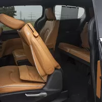 Chrysler Pacifica: Útulný obývák s praskajícím krbem a V6 pod kapotou