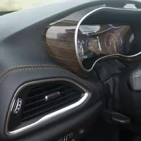 Chrysler Pacifica: Útulný obývák s praskajícím krbem a V6 pod kapotou