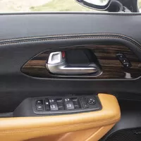 Chrysler Pacifica: Útulný obývák s praskajícím krbem a V6 pod kapotou
