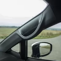 Chrysler Pacifica: Útulný obývák s praskajícím krbem a V6 pod kapotou