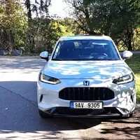 Honda ZR-V: Civic na chůdách