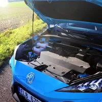 MG4 Elegance: Konečně levný elektromobil pro normální lidi?