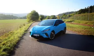 MG4 Elegance: Konečně levný elektromobil pro normální lidi?