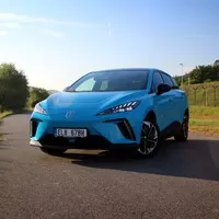 MG4 Elegance: Konečně levný elektromobil pro normální lidi?