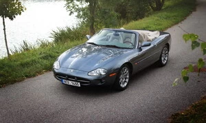 Historie, Recenze & testy: Jaguar XK8: Uhrančivý cesťák