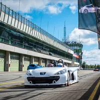 Peugeot 207 Spider aneb poprvé za volantem závodního auta
