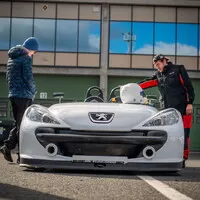 Peugeot 207 Spider aneb poprvé za volantem závodního auta