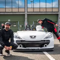 Peugeot 207 Spider aneb poprvé za volantem závodního auta