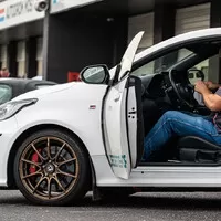 GR Yaris na okruhu v Mostě - jdu proti davu
