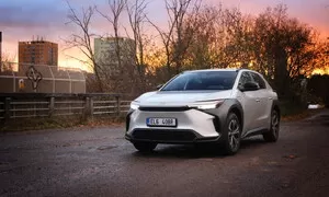 Toyota bZ4X: Všechno je jednou poprvé