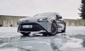 Autíčkář futurista, Recenze & testy: Toyota Mirai: Stísněná budoucnost