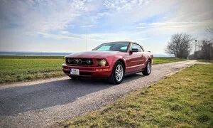 Autíčkářova garáž: Ford Mustang s197 4,0 V6: Krám, ale šarmantní