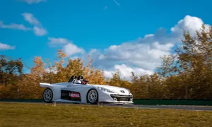 Peugeot 207 Spider aneb poprvé za volantem závodního auta
