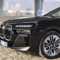 BMW M760e: Můj vůz, můj hrad