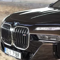 BMW M760e: Můj vůz, můj hrad