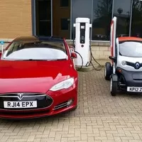 Malá elektrická vozítka do města: Když se to ještě s elektromobily myslelo správně