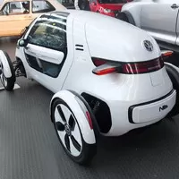 Malá elektrická vozítka do města: Když se to ještě s elektromobily myslelo správně