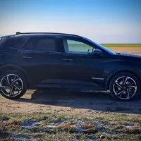 DS7 E-Tense 4x4: Vstupenka do vyšší společnosti