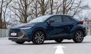 Recenze & testy: Toyota C-HR 1.8 Hybrid: Extrovert v druhém vydání