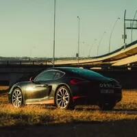 Porsche Cayman Black Edition: Expresní jízdenka do řidičského ráje