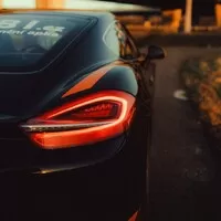 Porsche Cayman Black Edition: Expresní jízdenka do řidičského ráje