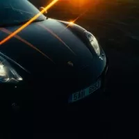 Porsche Cayman Black Edition: Expresní jízdenka do řidičského ráje