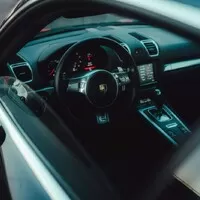 Porsche Cayman Black Edition: Expresní jízdenka do řidičského ráje
